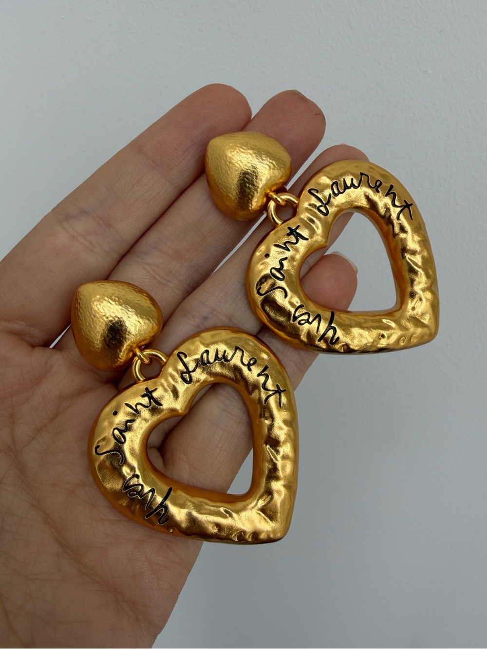 ✨Vintage Yves Saint Laurent Gold Heart Drop Earrings✨